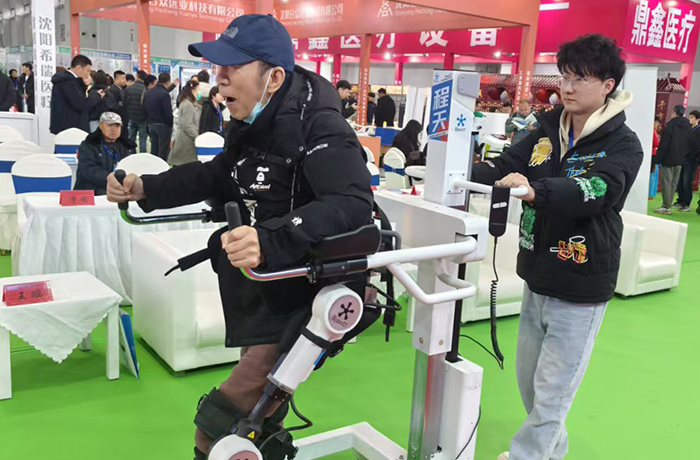 程天科技外骨骼出展第65屆沈陽醫療器械展覽會