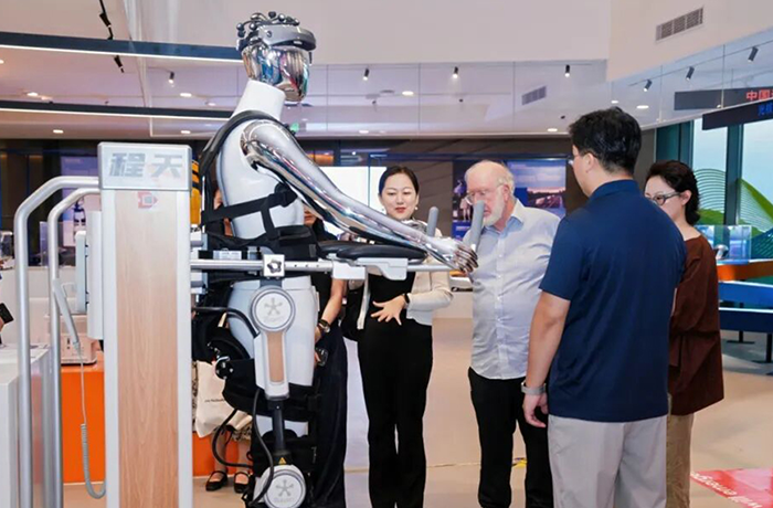 伴隨凱文·凱利到訪DIA，程天科技以外骨骼呈現(xiàn)“中國智造”新敘事
